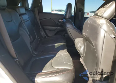 2016 Jeep Cherokee Trailhawk z USA, uszkodzony, nr VIN 1C4PJMBS8GW211603